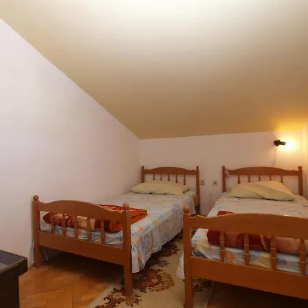 Slavica 382