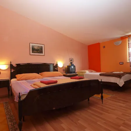 Slavica 382