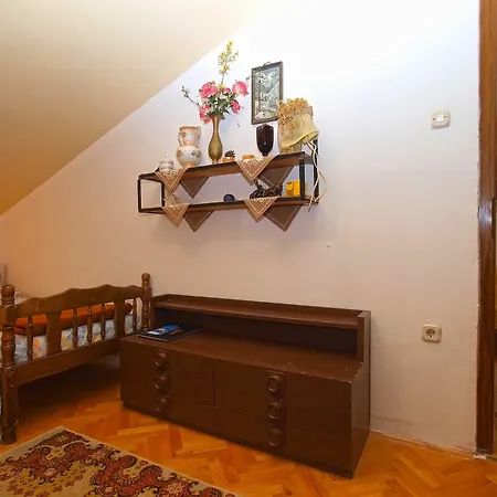 Slavica 382
